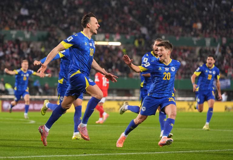 VIENNA, AUSTRIA - NOVEMBER 18: Haris Tabakovic of Bosnia and Herzegovina (L) celebrates scoring his team's first goal with teammate Esmir Bajraktarevic (R) during the FIFA World Cup 2026 qualifier match between Austria and Bosnia and Herzegovina at on November 18, 2025 in Vienna, Austria. (Photo by Christian Hofer/Getty Images)